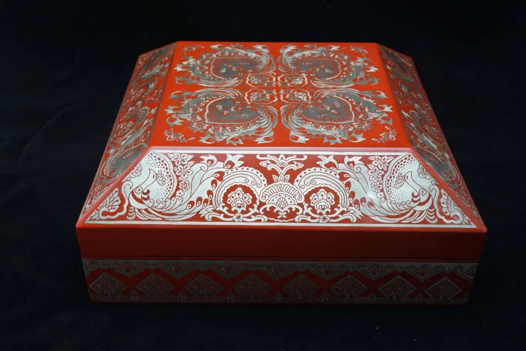  Lacquer Art in Chengdu and Chongqing